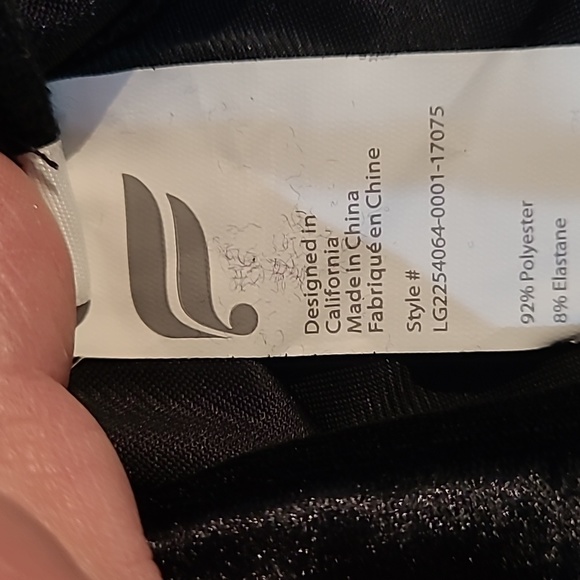 Fabletics women's 1X black high waisted crushed velvet crossover leggings - Picture 6 of 6